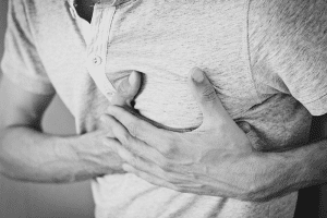 Due infermieri salvano la vita in strada a un 60enne in arresto cardiaco