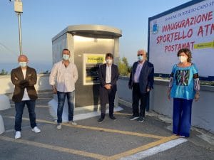 da sx Graniti, il direttore dell'up di Roseto, Nigro, il resposnabile Relazioni istit. Luigi Madeo, l'assessore Nigro e il sindaco Mazzia