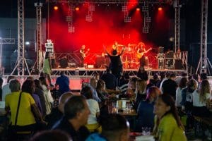 Rende, serata a tutto rock al Chiappetta Fest Village con Le Rivoltelle