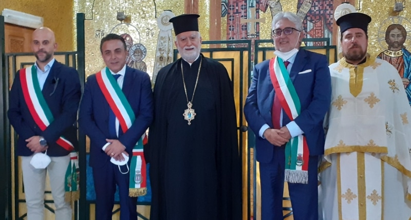 Il Comune di Frascineto dona l’olio votivo per la festa patronale dei Santi Medici in San Cosmo Albanese
