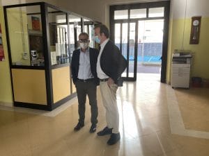 il Sindaco Occhiuto con il dirigente scolastico Massimo Ciglio
