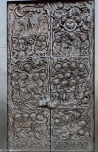 IL PORTONE DI BRONZO