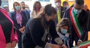 Cassano, Dalia Nesci ha inaugurato la scuola primaria “Gino Bloise”