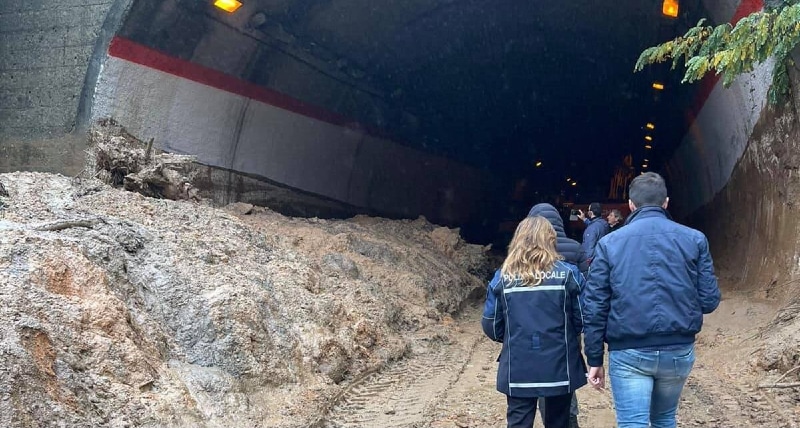 Frana galleria Serra Statale 107_ il maltempo continua a non aiutare gli interventi di ripristino
