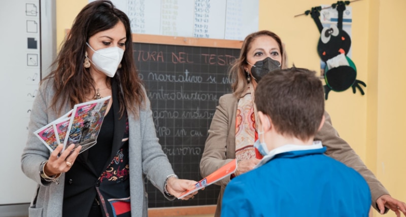 San Giovanni in Fiore, consegnati ai bambini delle elementari il quaderno di educazione civica