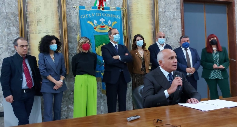 Cosenza, Franz Caruso presenta la nuova giunta comunale_ Funaro vice sindaco