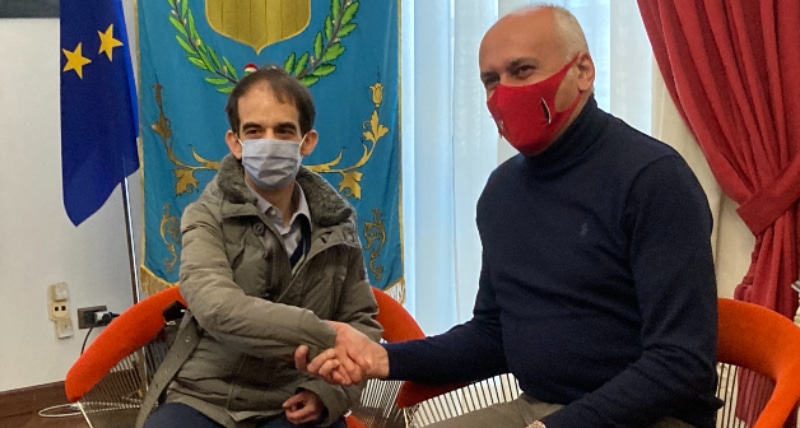 Cosenza, il Sindaco riceve a Palazzo dei Bruzi il giornalista vittima di discriminazione allo Stadio Marulla