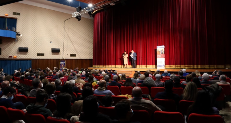 Giornata internazionale del volontariato successo per IoSiamo, lo spettacolo promosso dal CSV Cosenza