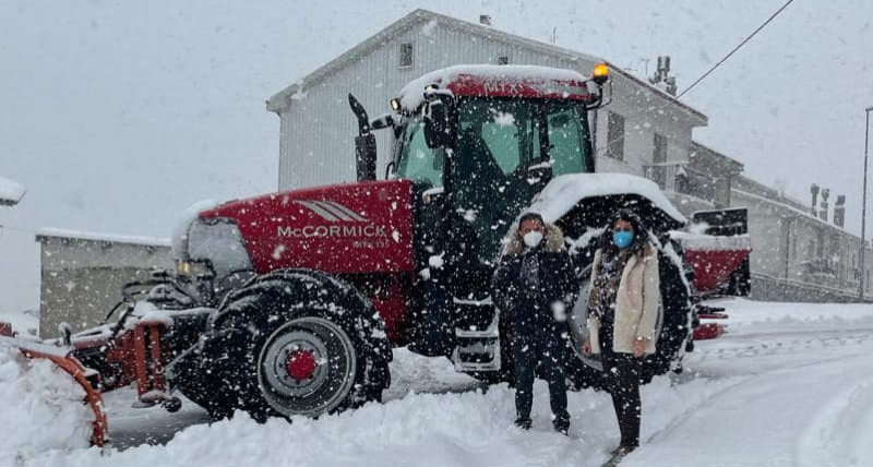 Neve a S.Giovanni in Fiore, scuole chiuse anche domani e sindaco in prima linea nello sgombero stradale