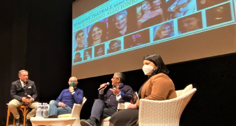 Cassano, presentato al teatro comunale il cartellone della stagione 2022
