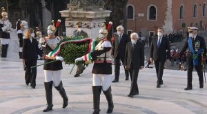 Il capo dello stato Mattarella rende omaggio al Milite Ignoto 2