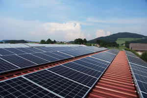 Energia, la proposta: un impianto fotovoltaico su ogni tetto di Ente pubblico