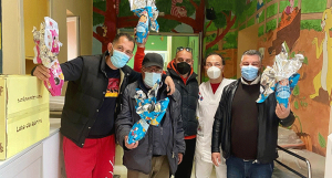 Cosenza, da Sconosciuto e Gescal-Gialle uova di Pasqua per i bambini del reparto di oncologia