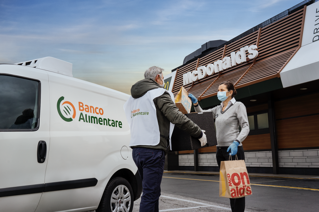 In Calabria McDonald’s e Fondazione Ronald McDonald donano, insieme a Banco Alimentare, 1625 pasti caldi a settimana
