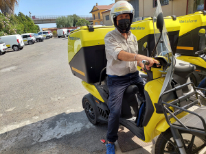 Un postino di Poste Italiane