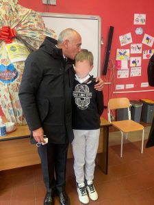 il Sindaco con il bimbo ucraino