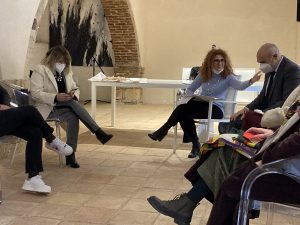 la delegata alla cultura Antonietta Cozza durante la riunione