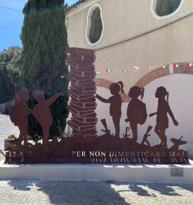 la scultura inaugurata oggi