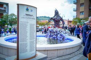 Acri - Statua in piazza Matteotti
