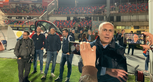 Il Sindaco Franz Caruso esulta per la salvezza del Cosenza calcio