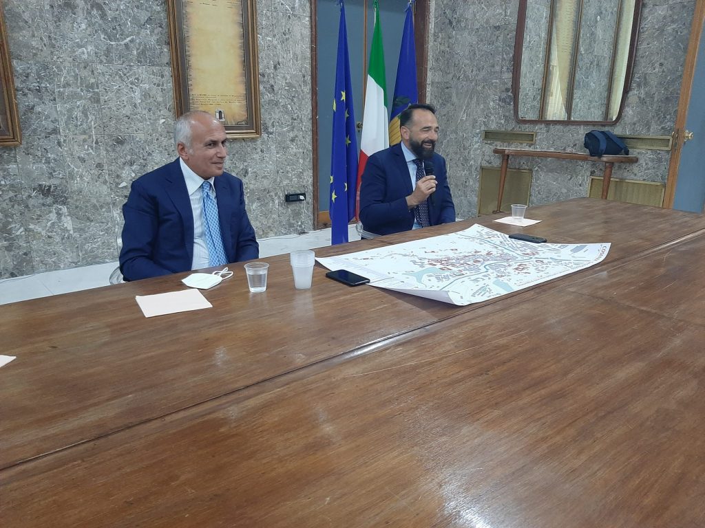 Il Sindaco e il tenente colonnello Aquino - 2