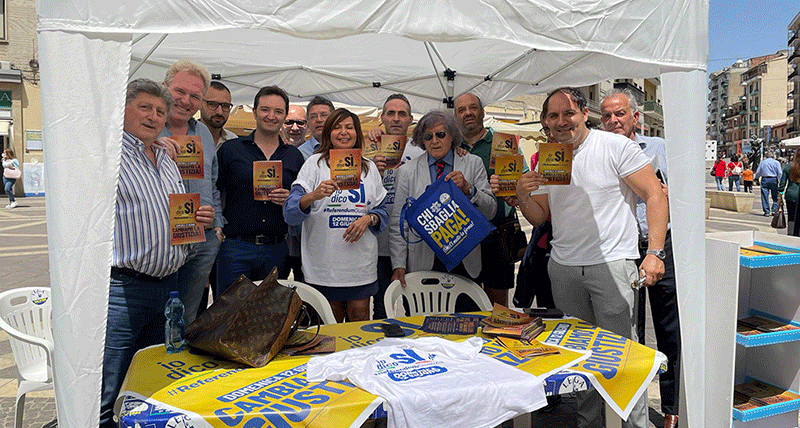 Lega e radicali in piazza a Cosenza per i referendum: "Battaglia di civiltà"