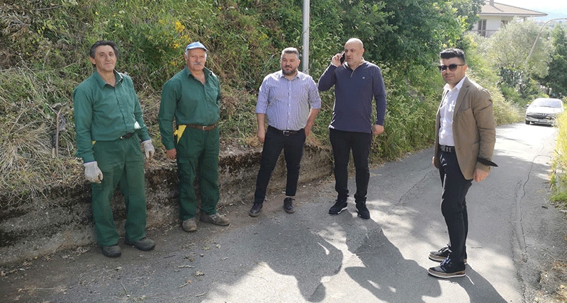 Manutenzione e bonifica nelle contrade di Donnici, sopralluogo di De Cicco e Sconosciuto