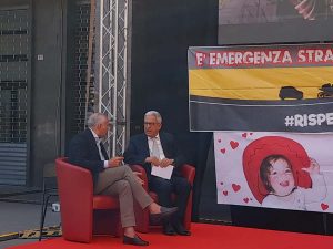 il Sindaco Franz Caruso alla manifestazione sulla sicurezza stradale