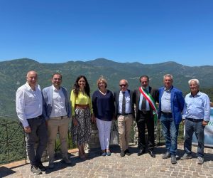 Succurro in visita nei paesi dell'entroterra dell'alto Jonio