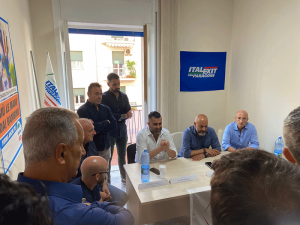 Gianluigi Paragone segretario nazionale di Italexit a Cosenza presso la sede cosentina del partito