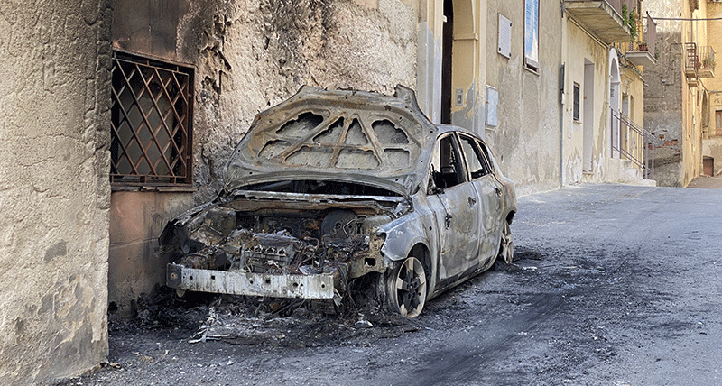 Cassano all'Ionio, Papasso: "Ferma condanna per l'incendio appiccato stanotte"