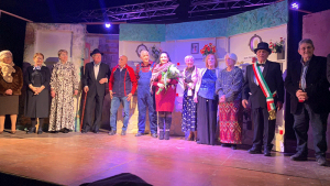 Quannu menu ti l'aspietti: a Mendicino successo di pubblico per il teatro popolare