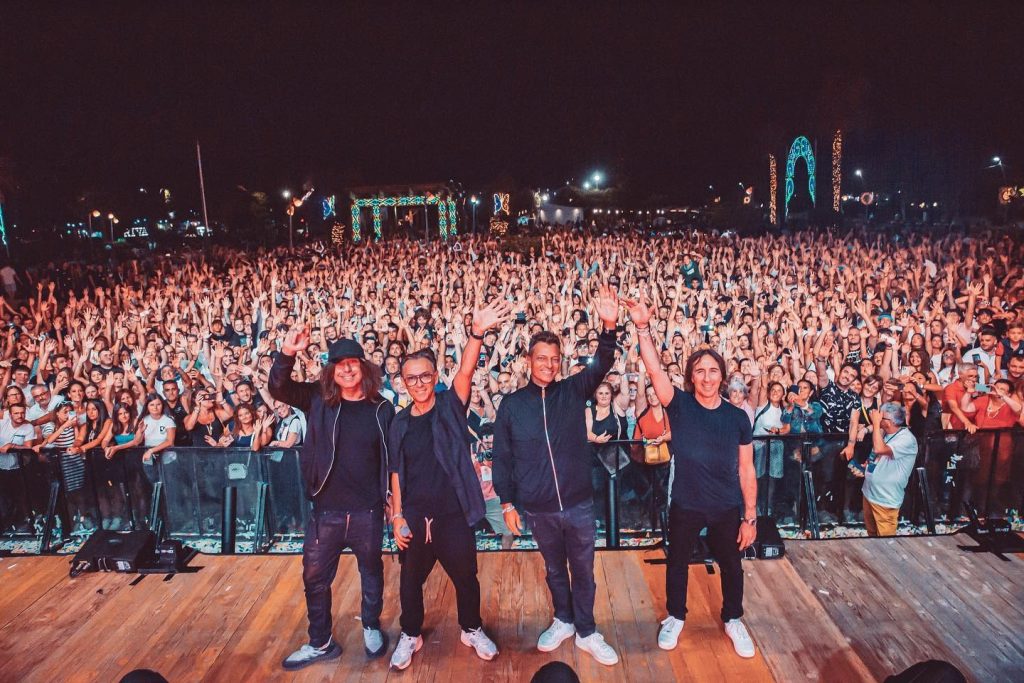 Corigliano Rossano, grandissimo successo per il DeeJayTime sul lungomare Sant'Angelo