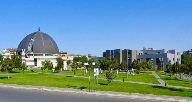 Chiesa di San Carlo e municipio di Rende