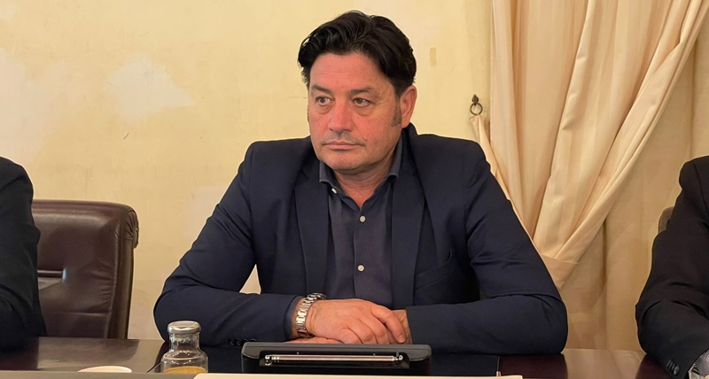 Intimidazione a Corigliano Rossano, auto dell’assessore Madeo danneggiata: la solidarietà del senatore Rapani
