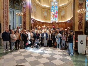 I componenti dell'associazione insieme ai celebranti