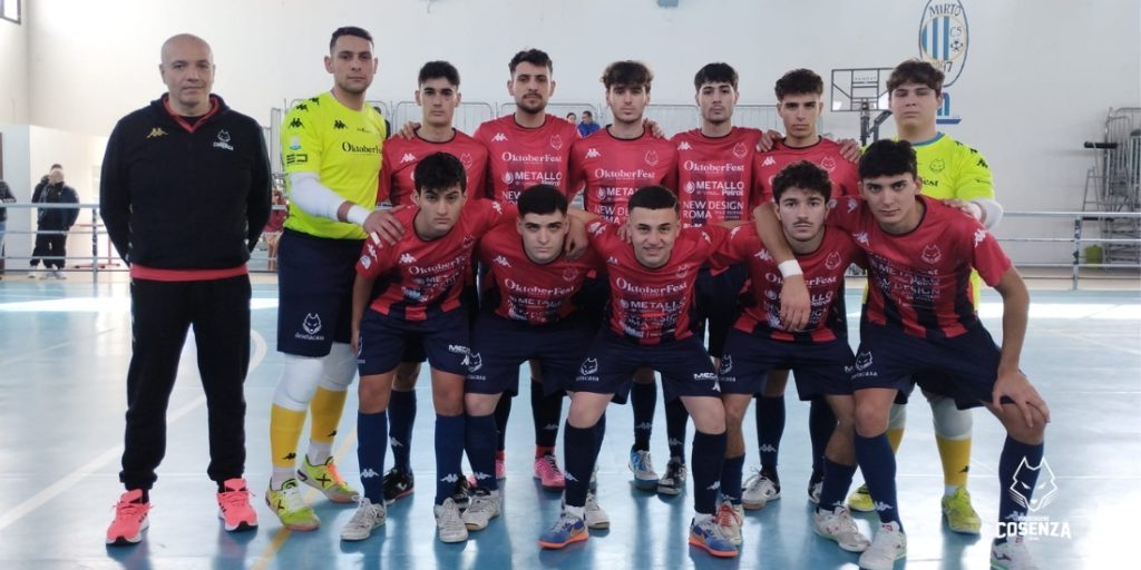 I lupacchiotti della Pirossigeno Cosenza che hanno impattato 3-3 col Main Solution Mirto