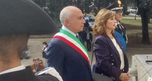 Il Sindaco Franz Caruso saluta il Prefetto Vittoria Ciaramella, in procinto di trasferirsi a Latina