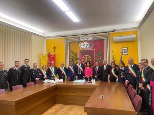 Rota Greca omaggiato il Questore Angelo De Fiore Una Vita per la Vita