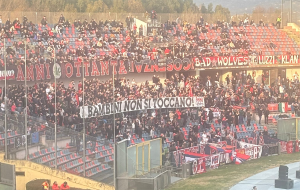 Al San Vito Marulla i tifosi hanno dedicato uno striscione alla piccola Sofia "I bambini non si toccano"