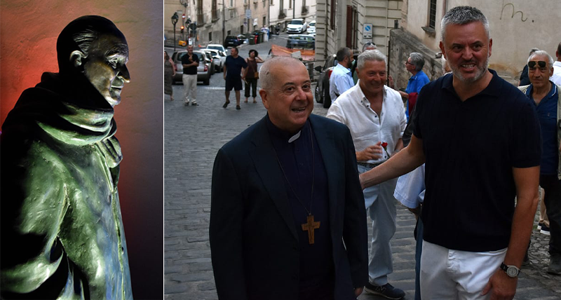 Cosenza riabbraccia il Leone, la statua di Giacomo Mancini nel centro storico della città