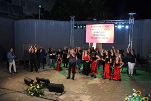 Luzzi, grande successo per "'Mparativillu in Scena Show" di Francesco Scarpelli e Francesca Imbrogno