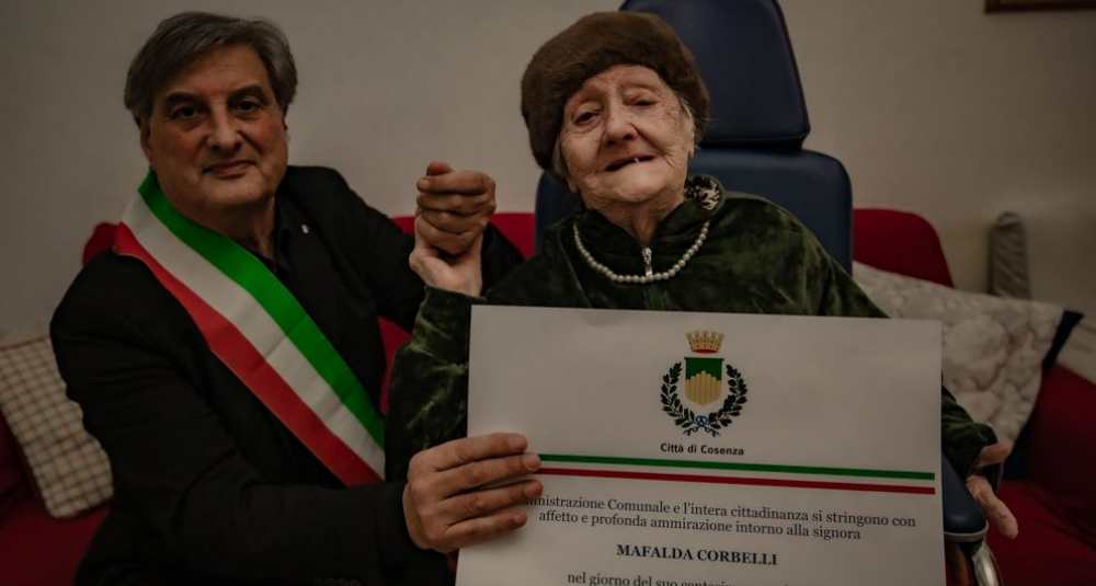 Cosenza festeggia Mafalda Corbelli: i cento anni di una vita da film