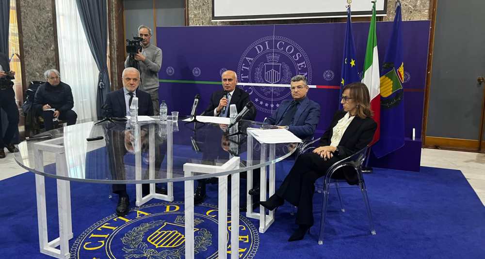 Cosenza, presentata la nuova Giunta: Franz Caruso vara l’esecutivo di fine mandato