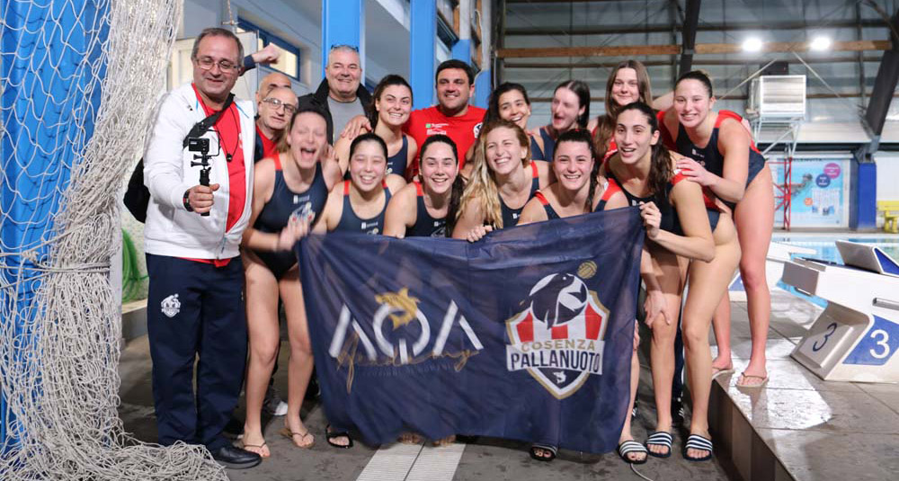 Smile Cosenza Pallanuoto nella storia: in finale in Europa. Prima volta per una società sportiva calabrese