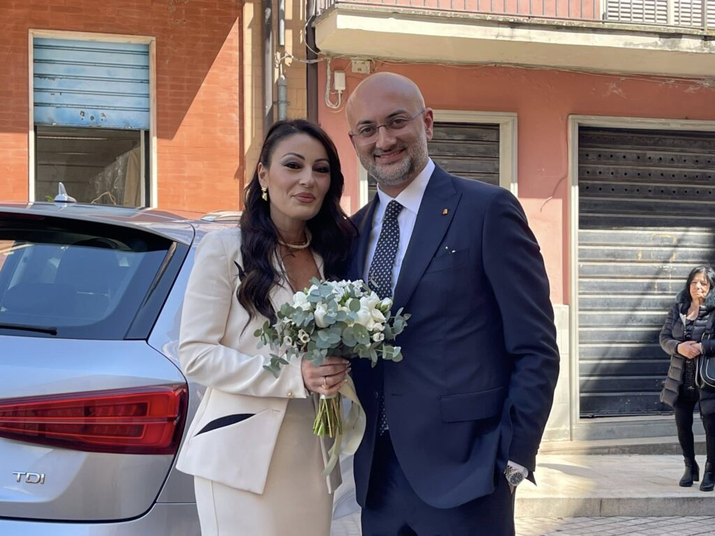 Vincenzina Calomino e Biagio Faragalli promessa di matrimonio nel cuore di Montalto Uffugo