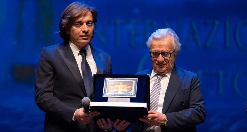 Orgoglio calabrese a Cattolica: Anton Giulio Grande trionfa con il “Pegasus Literature Award” alla carriera