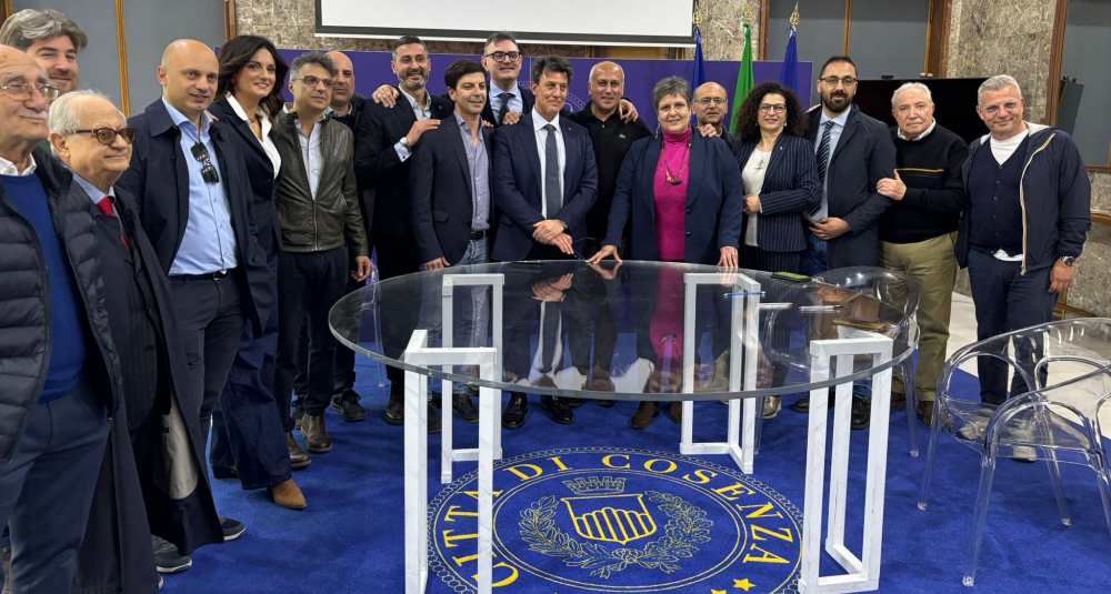 L’Ordine degli Ingegneri si trasferiscono nel centro storico di Cosenza: firmato l’atto per la nuova sede