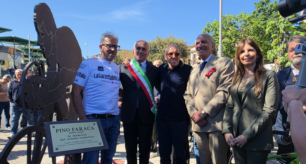 Cosenza omaggia Pino Faraca 1