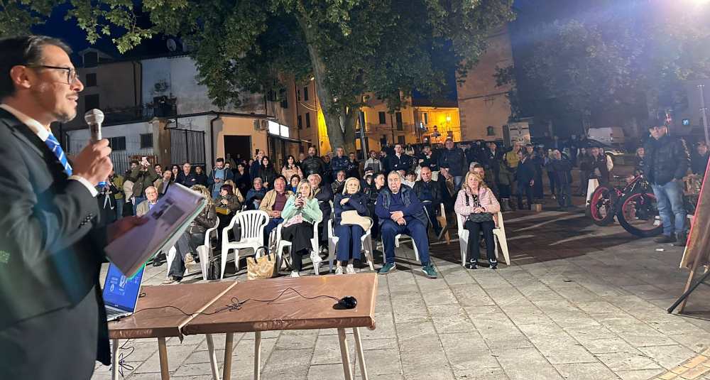 Dipignano Bene Comune, successo per il comizio del candidato Crescibene